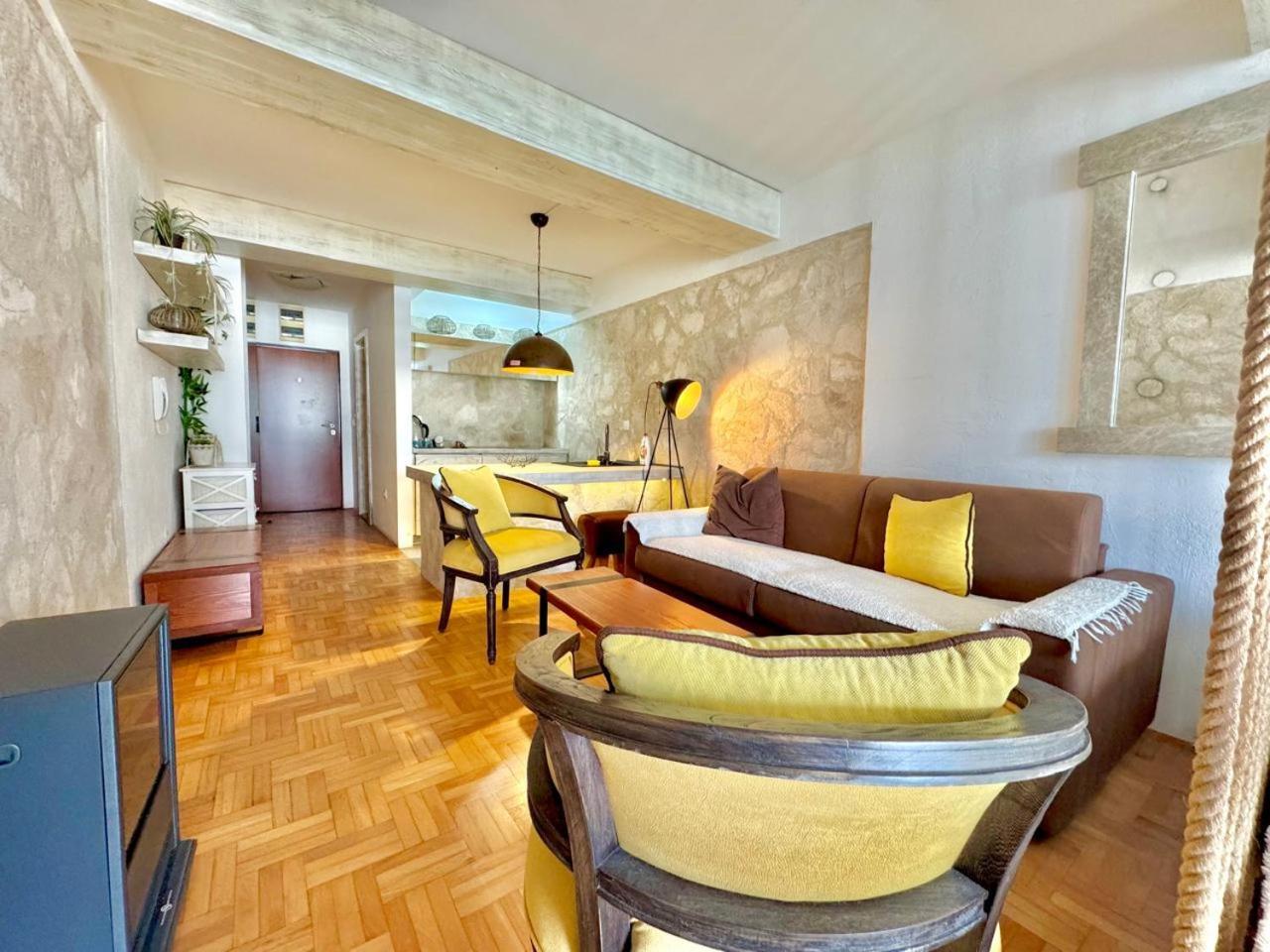 Sea View Terminal Apartment