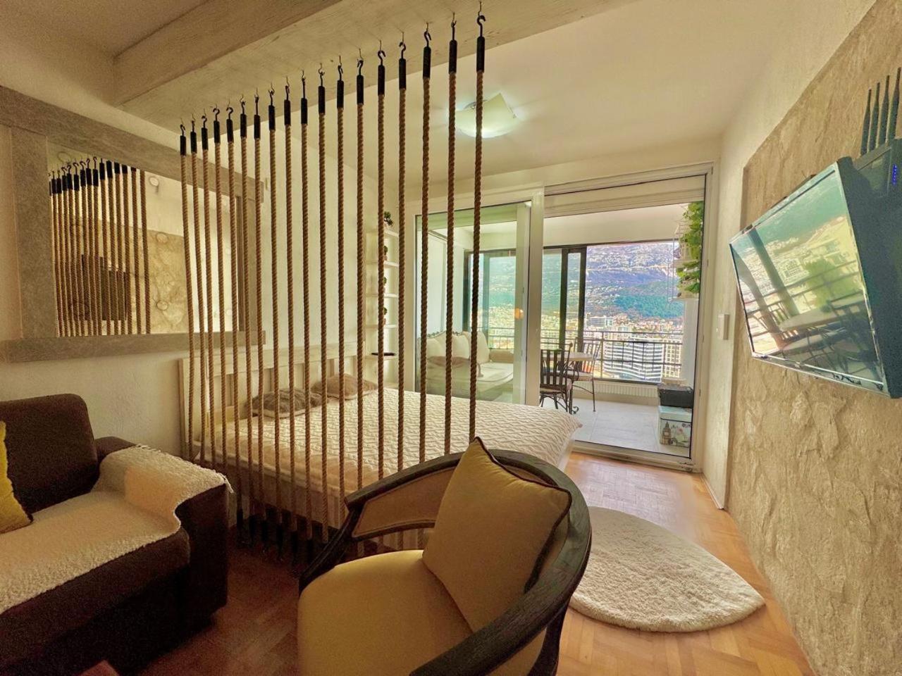 Sea View Terminal Apartment *